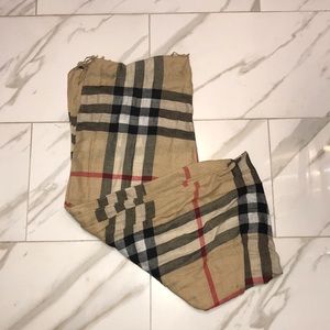 Burberry print scarf (NOT AUTHENTIC)
